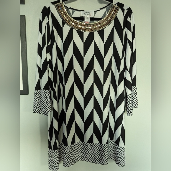 Anthony Richards Stripes Embellished Top - Picture 3 of 10